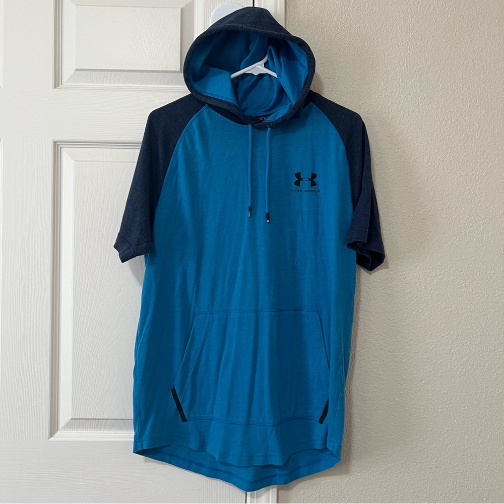 Under Armour Men's Blue Short Sleeve - Medium